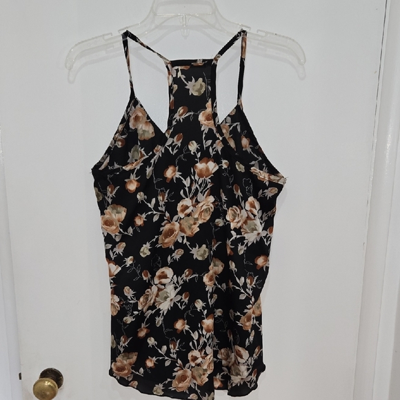 TeenBell Elegant Black and Cream Floral Camisole - Picture 5 of 5